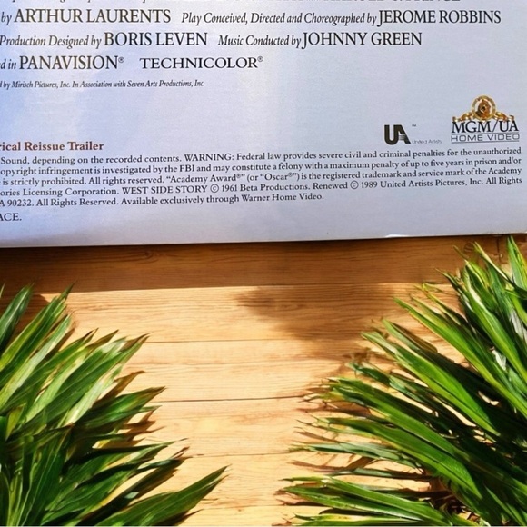 VINTAGE 1991 West Side Story LaserDisc - Deluxe Letter-Box Edition - 2-Disc Set - Picture 9 of 12